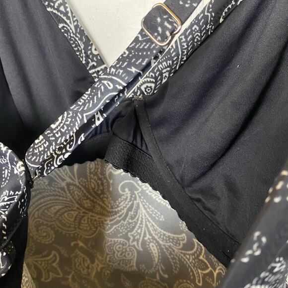 Lands' End Black Paisley Tankini Top Size 10C - Picture 3 of 4